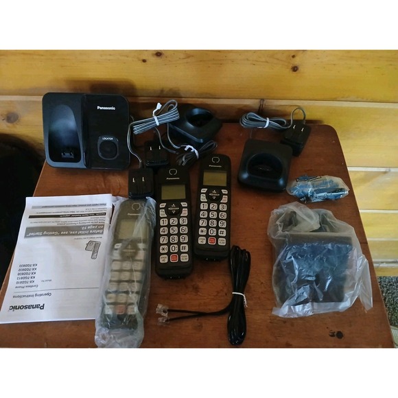 Panasonic Cordless Phone System Expandable Call Blocking 3 Handsets KX-TGD813B - Picture 3 of 3